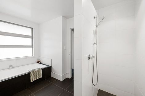 Photo of property in 15 Shalimar Place, Huntington, Hamilton, 3210