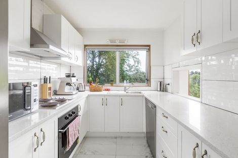 Photo of property in 32 Coroglen Avenue, Birkenhead, Auckland, 0626