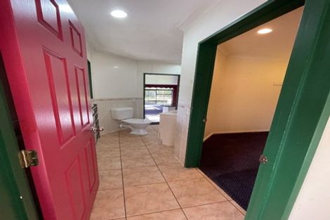 Photo of property in 9 Vinograd Drive, Te Atatu Peninsula, Auckland, 0610