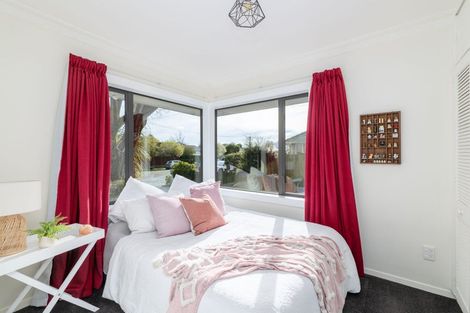 Photo of property in 40 Fovant Street, Russley, Christchurch, 8042