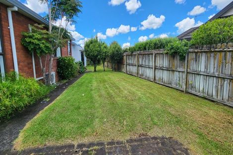 Photo of property in 62 West Fairway, Golflands, Auckland, 2013