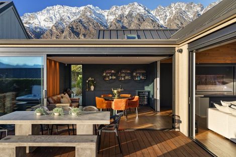 Photo of property in 8 Arran Lane, Jacks Point, Queenstown, 9371