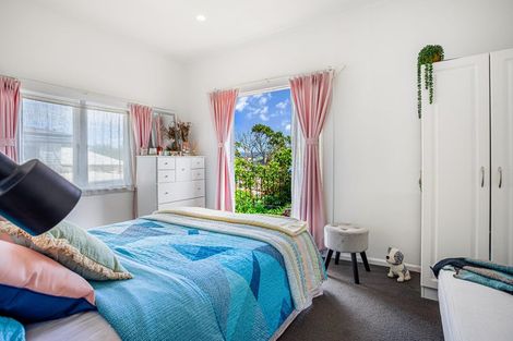 Photo of property in 1/8 Millbrook Road, Henderson, Auckland, 0612