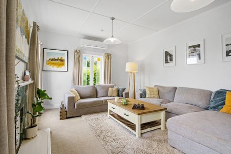 Photo of property in 92 Williams Street, Cambridge, 3434