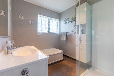 Photo of property in 1 Watts Street, Waipawa, 4210