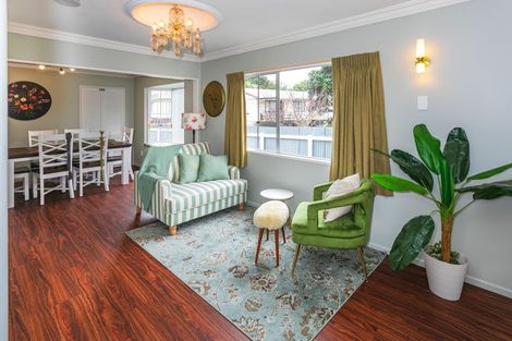 Photo of property in 35 Victoria Street, Coromandel, 3506