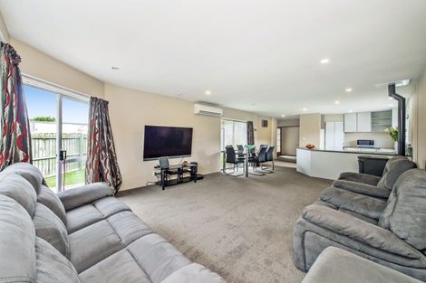 Photo of property in 17 Cunningham Place, Halswell, Christchurch, 8025
