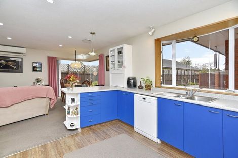 Photo of property in 66 Dunedin Street, Redwood, Christchurch, 8051