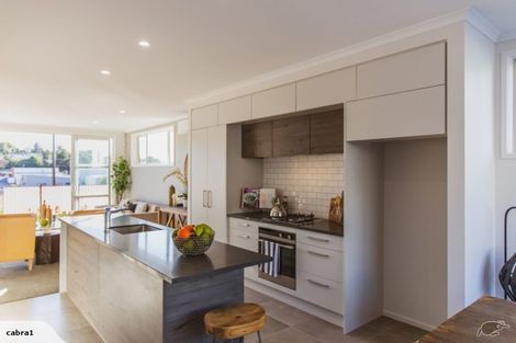 Photo of property in 77 Karepiro Drive, Stanmore Bay, Whangaparaoa, 0932