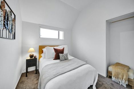 Photo of property in 8 Hobday Lane, Mount Pleasant, Christchurch, 8081