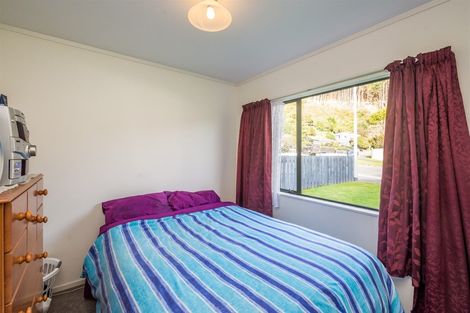 Photo of property in 3 Poneke Drive, Waikanae, 5036