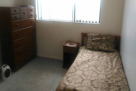 Photo of property in 58 Sunset Road, Unsworth Heights, Auckland, 0632