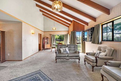 Photo of property in 10 Regency Crescent, Redwood, Christchurch, 8051