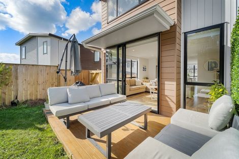 Photo of property in 16 Seafarer Crescent, Stanmore Bay, Whangaparaoa, 0932