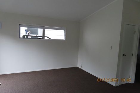 Photo of property in 15 Fernhaven Place, Massey, Auckland, 0614