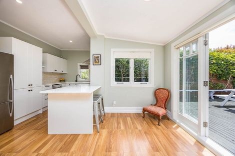 Photo of property in 8 Craigbank Avenue, New Lynn, Auckland, 0600