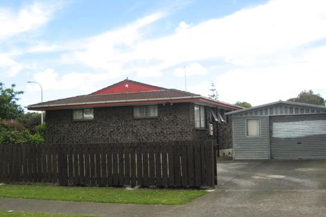 Photo of property in 2/70 John Walker Drive, Manurewa, Auckland, 2102