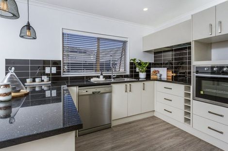 Photo of property in 23 Beach Road, Castor Bay, Auckland, 0620