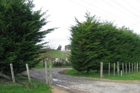 Photo of property in 115 Turitea Road, Fitzherbert, Palmerston North, 4472