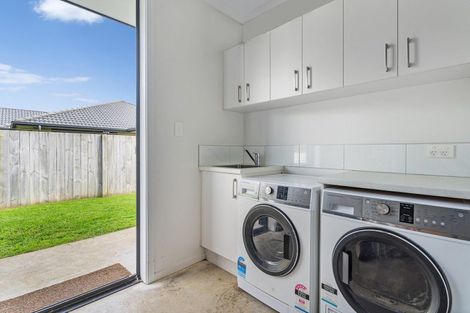 Photo of property in 5 Victoria Street, Coromandel, 3506