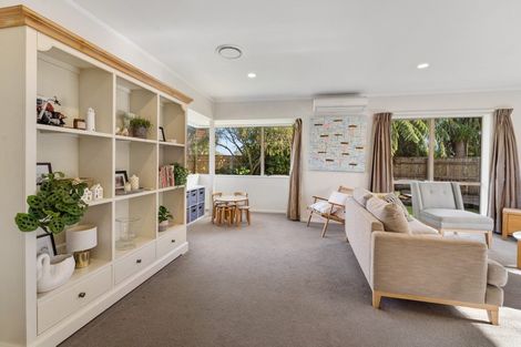 Photo of property in 1 Leigh Place, Paraparaumu Beach, Paraparaumu, 5032