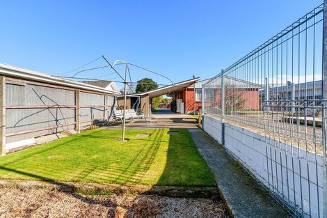 Photo of property in 21 Montague Street, Islington, Christchurch, 8042