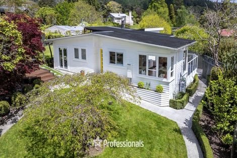 Photo of property in 6 Fendalton Crescent, Pinehaven, Upper Hutt, 5019
