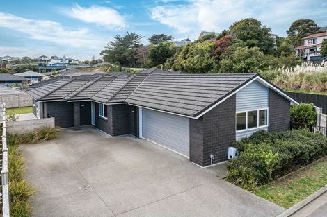 Photo of property in 33 Tradewinds Drive, Whitby, Porirua, 5024
