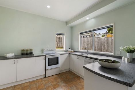 Photo of property in 10 Downer Street, Helensville, 0800