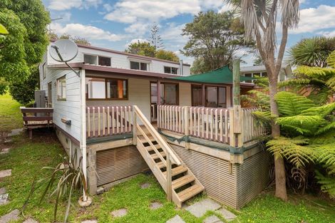 Photo of property in 18 Kawaka Street, Titirangi, Auckland, 0604