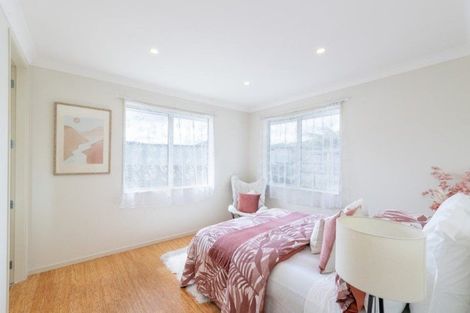 Photo of property in 72 Sunstone Crescent, Timberlea, Upper Hutt, 5018