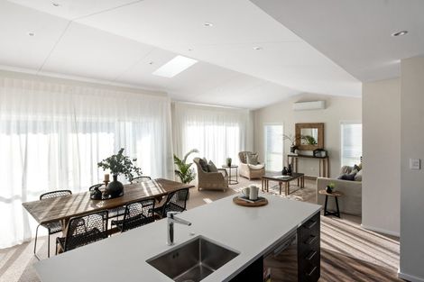 Photo of property in 12 Willow Lane, Acacia Bay, 3385