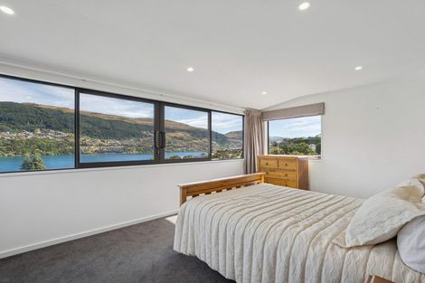 Photo of property in 560 Peninsula Road, Kelvin Heights, Queenstown, 9300