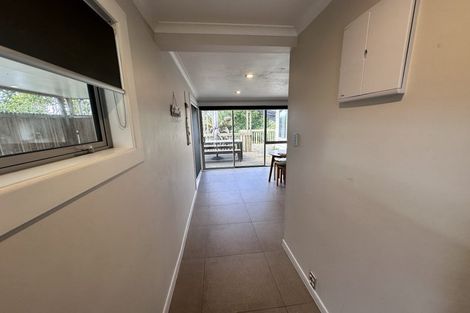 Photo of property in 24 Kiteroa Terrace, Rothesay Bay, Auckland, 0630