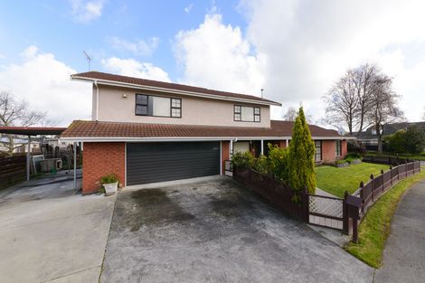 Photo of property in 14 Peter Hall Drive, Kelvin Grove, Palmerston North, 4414