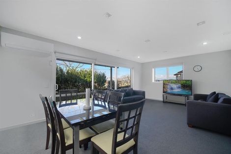 Photo of property in 12 Cairnsvale Rise, Manurewa, Auckland, 2105