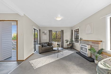 Photo of property in 6 Hughson Street, Waitara, 4320