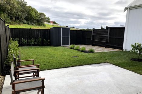 Photo of property in 38a Taikura Avenue, Red Beach, 0932