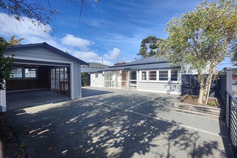 Photo of property in 28 Whites Line West, Woburn, Lower Hutt, 5010
