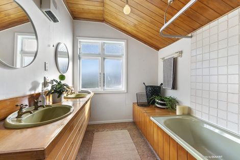 Photo of property in 15 Green Street, Newtown, Wellington, 6021