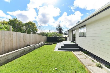 Photo of property in 25 Glen Close, Glen Eden, Auckland, 0602