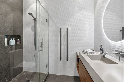 Photo of property in 5 Diamond Lane, Wanaka, 9305