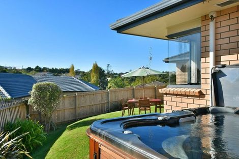Photo of property in 56 Rivervale Grove, Stanmore Bay, Whangaparaoa, 0932