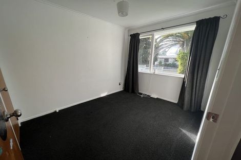 Photo of property in 25 Crompton Road, Massey, Auckland, 0614