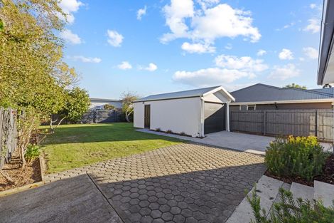 Photo of property in 185 Bowhill Road, New Brighton, Christchurch, 8083