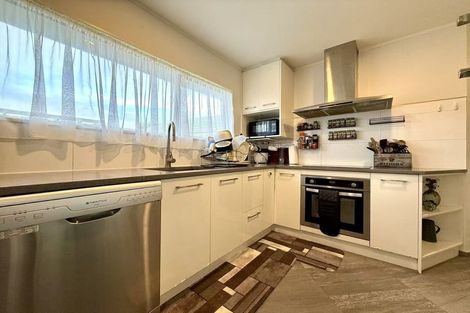 Photo of property in 2/279 Hobsonville Road, Hobsonville, Auckland, 0618