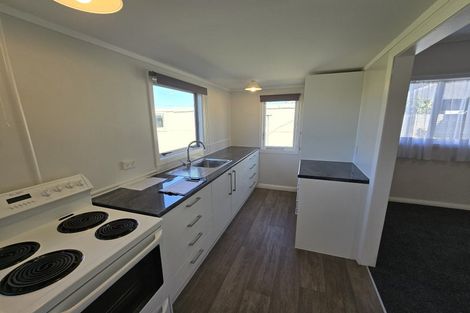 Photo of property in 16 Chaffey Street, Foxton Beach, Foxton, 4815