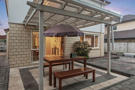 Photo of property in 16 Coachman Drive, Flat Bush, Auckland, 2016