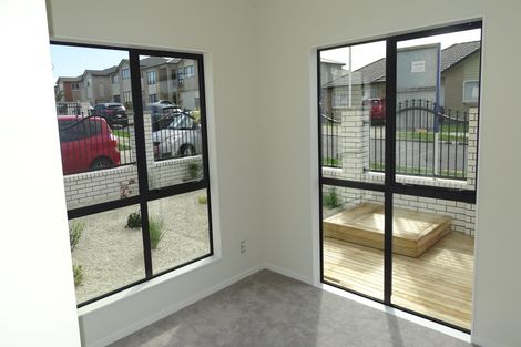 Photo of property in 1 Bunbeg Crescent, Flat Bush, Auckland, 2019