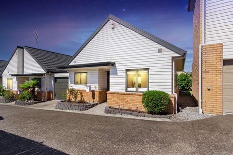 Photo of property in St Claire Village, 151/172 Mcleod Road, Te Atatu South, Auckland, 0610